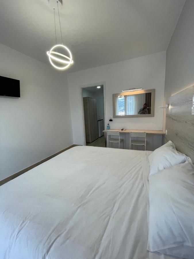 סאמוס Hotel Anthousa מראה חיצוני תמונה